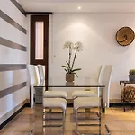 Oceanfront Luxury Living דירה *