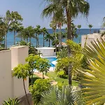 Oceanfront Luxury Living דירה אסטפונה