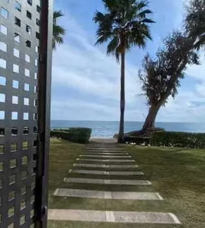 Apartmán Oceanfront Luxury Living *