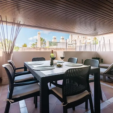 Oceanfront Luxury Living דירה *